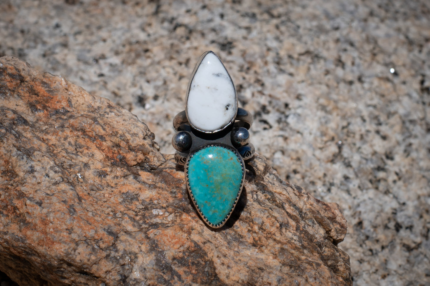 KINGMAN TURQUOISE + WHITE BUFFALO RING - 6