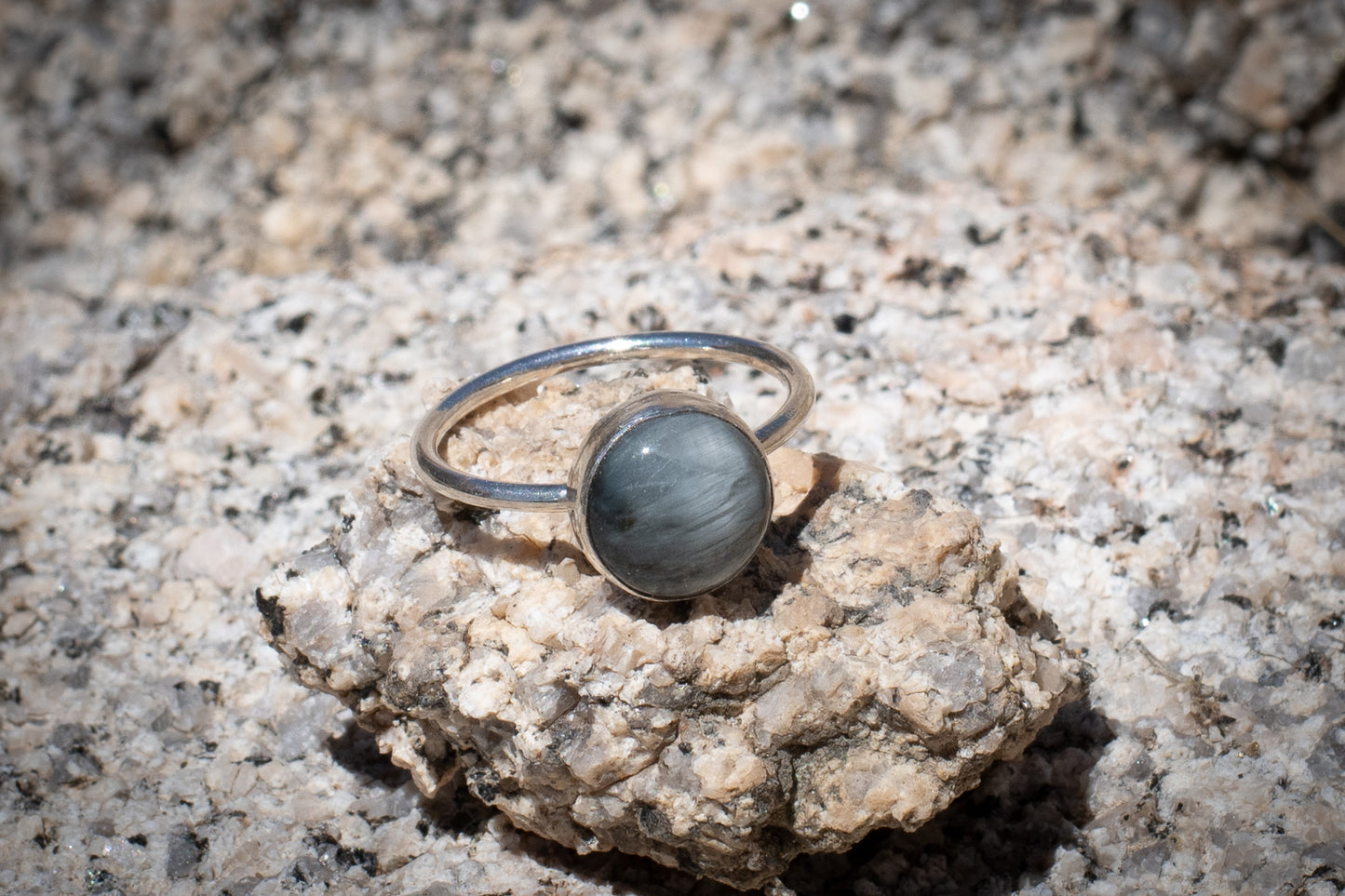 CATS EYE RING - 9.5