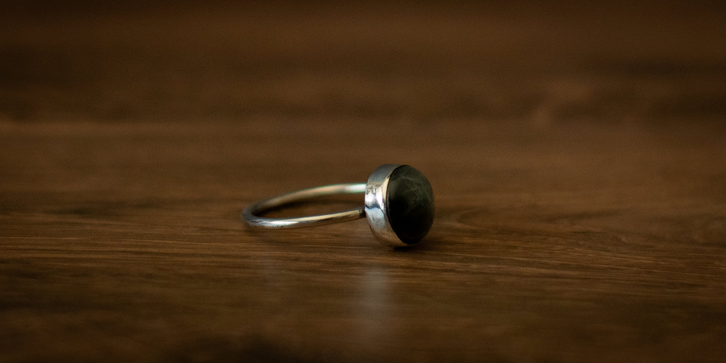CATS EYE RING - 9.5