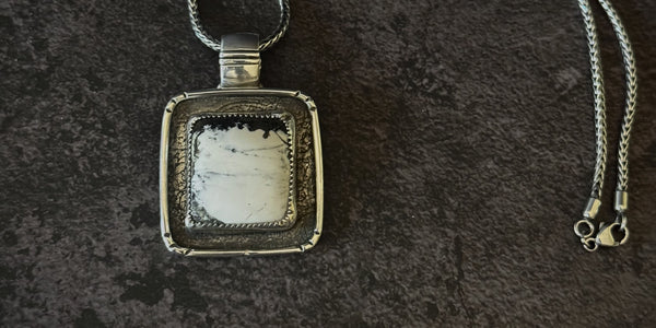 WHITE BUFFALO NECKLACE