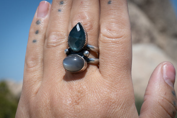 MOSS AQUAMARINE + GREY MOONSTONE RING - 10