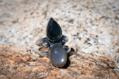 MOSS AQUAMARINE + GREY MOONSTONE RING - 8
