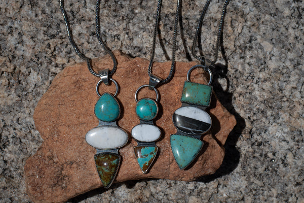 KINGMAN TURQUOISE + WHITE BUFFALO NECKLACE