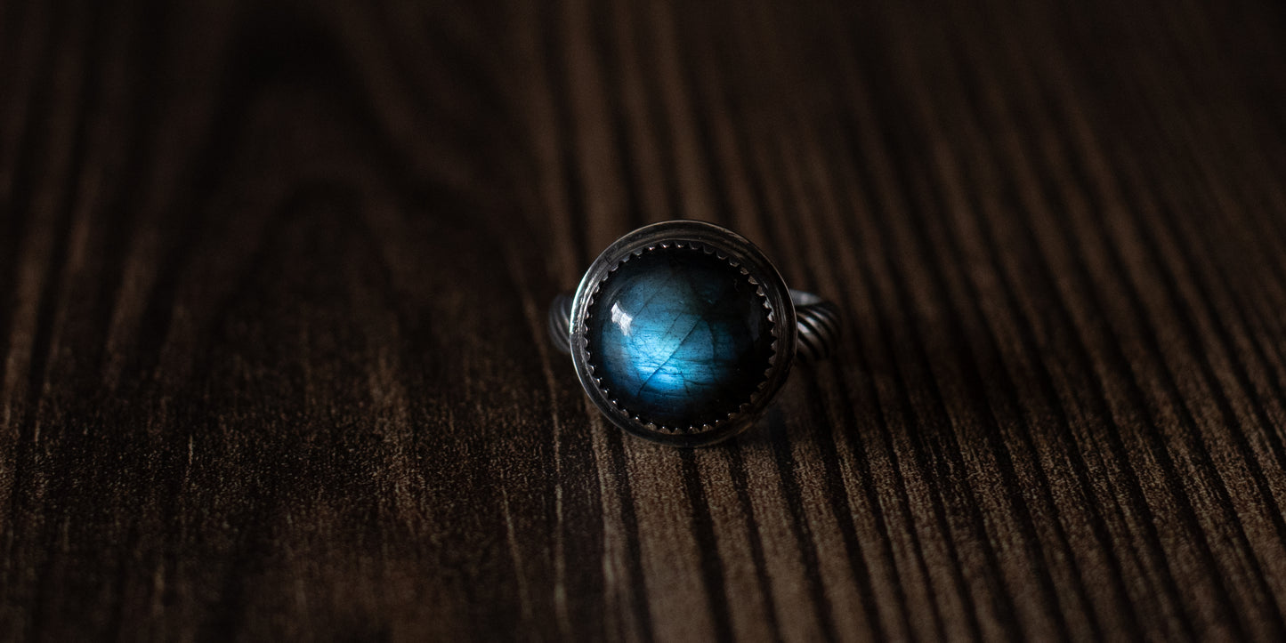 LABRADORITE RING - 7
