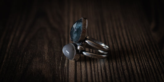 MOSS AQUAMARINE + GREY MOONSTONE RING - 10