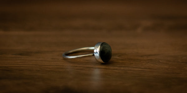 CATS EYE RING - 9.5