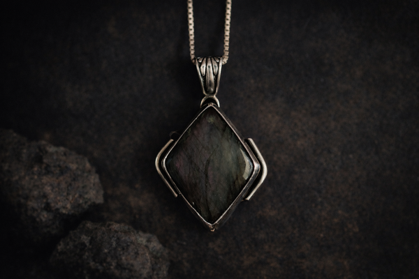 LABRADORITE NECKLACE