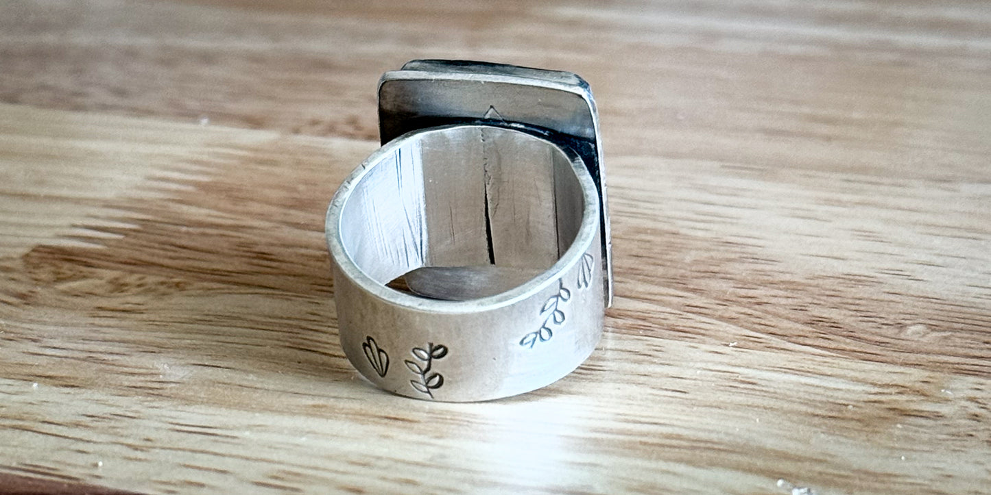 WHITE BUFFALO RING - 8.5