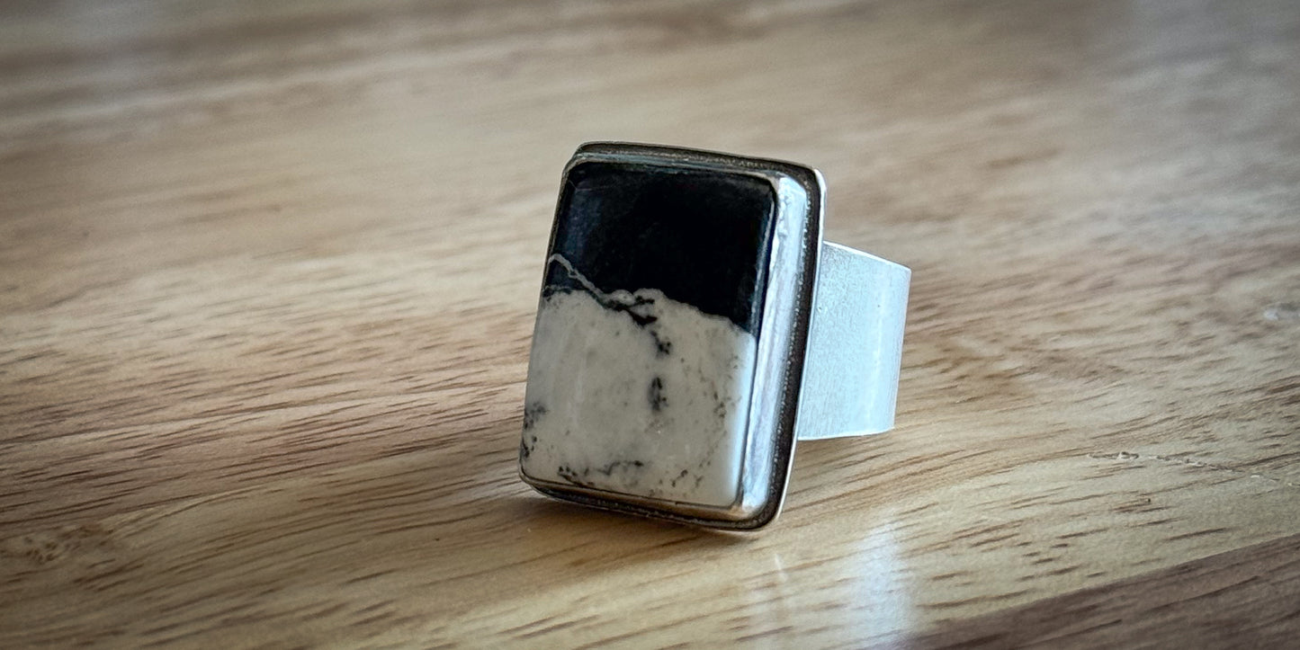 WHITE BUFFALO RING - 8.5