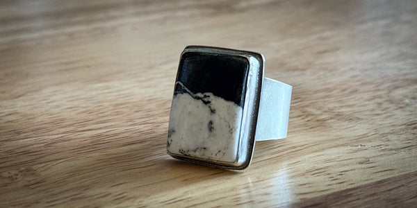 WHITE BUFFALO RING - 8.5