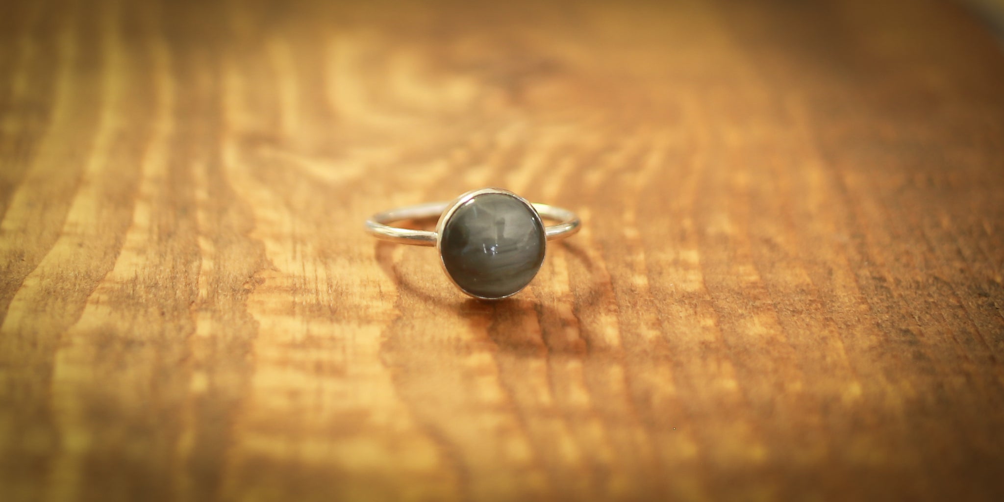 CATS EYE RING - 9.5